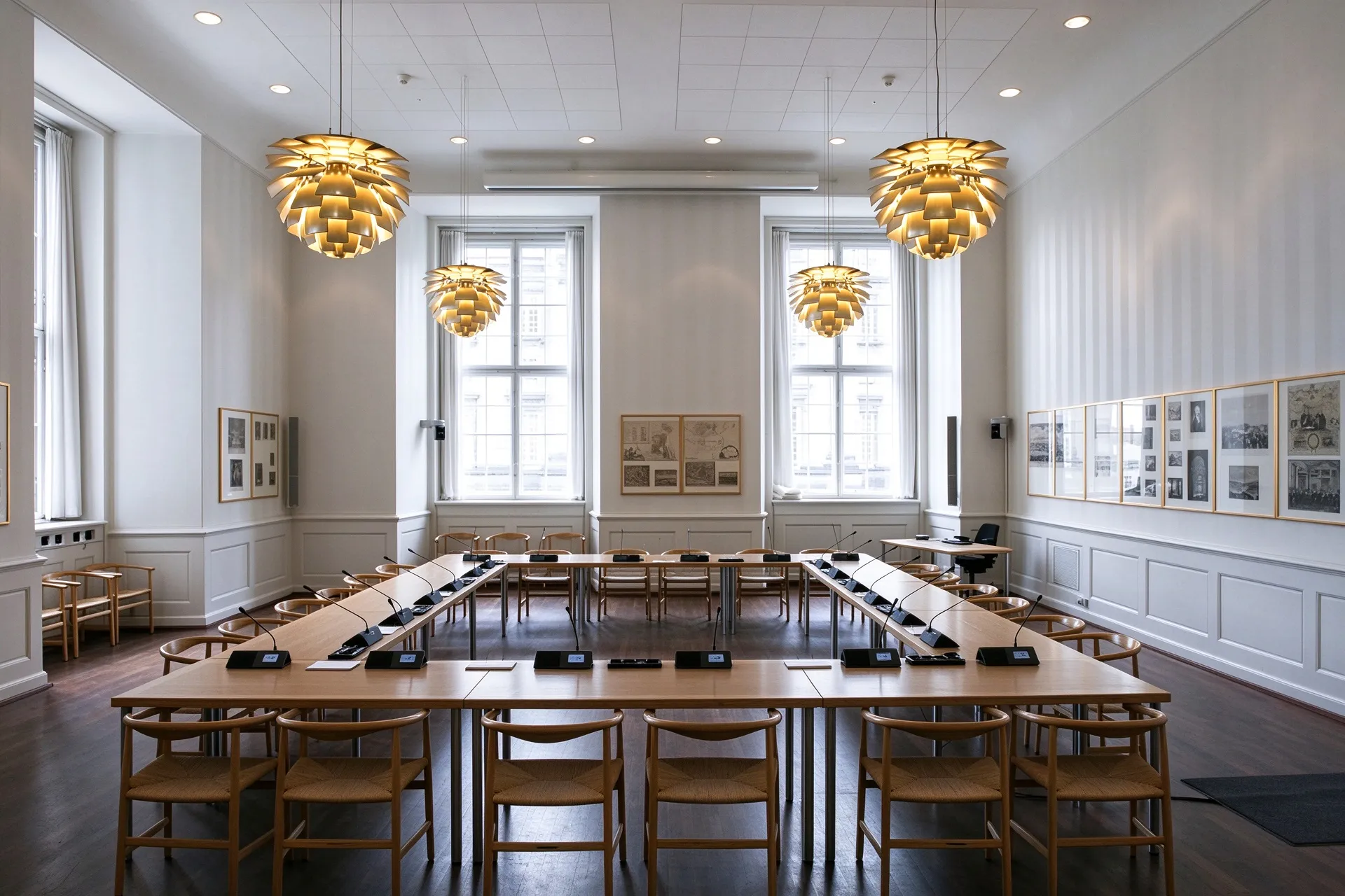 Modern Pinecone Petal Pendant Light, Multi-Layer Metal Chandelier for Dining Room & Hotel Lobby