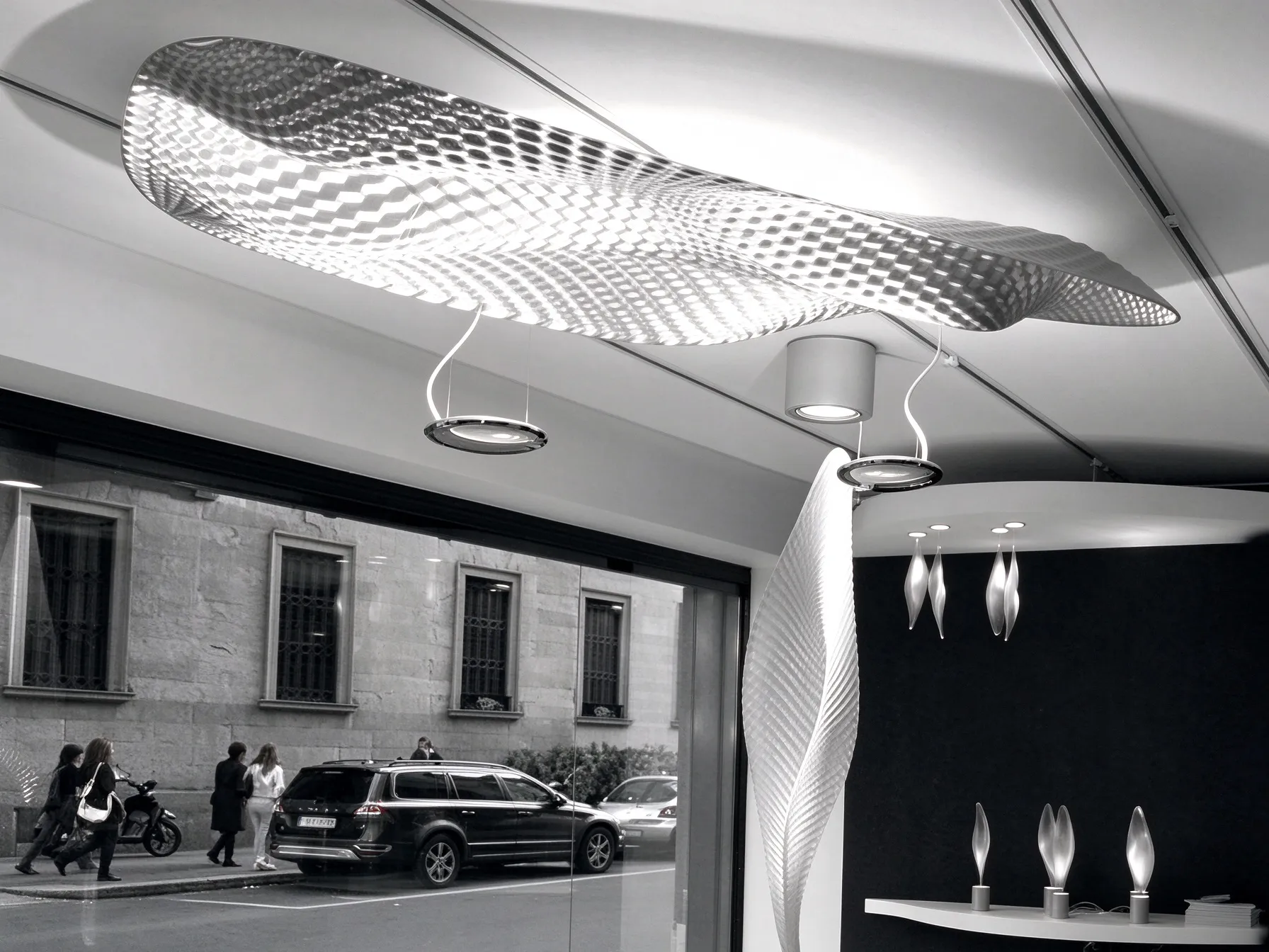 Modern Wavy Ceiling Light, Sculptural LED Flush Mount for Dining Room & Bedroom